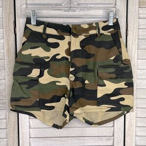 LOVE TREE Camo Cargo Shorts-Small